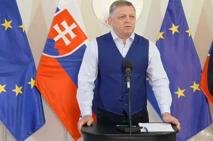 Премьер Словакии Роберт Фицо заявил, что поедет в Москву на 9 мая