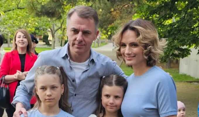 Игорь Петренко поразил поклонников, показав трёх красавиц-дочерей
