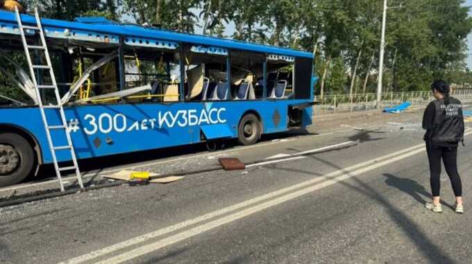 В Кемерове взорвался газовый баллон на крыше автобуса: есть пострадавшие