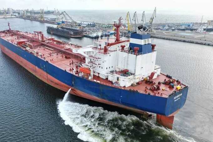 Танкер «теневого флота» с 100 000 тонн нефти направляется в территориальные воды Дании