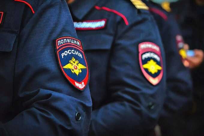 Силовики проводят обыски в редакции «Baza» и не допускают адвокатов