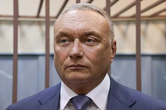 Ионов, обвиняемый в хищениях на миллионы, сорвал суд по делу бывшего сенатора Савельева